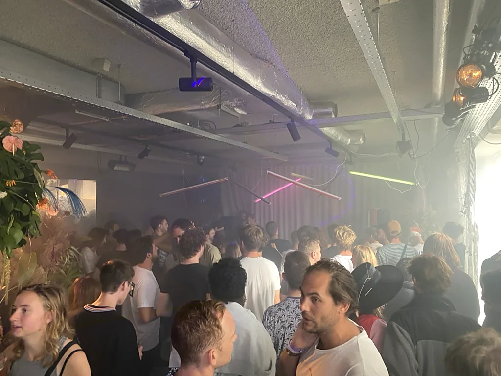 The room full in daylight, Borisov Amsterdam